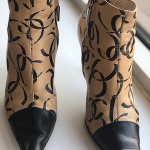 CHANEL LOGO ANKEL BOOTS